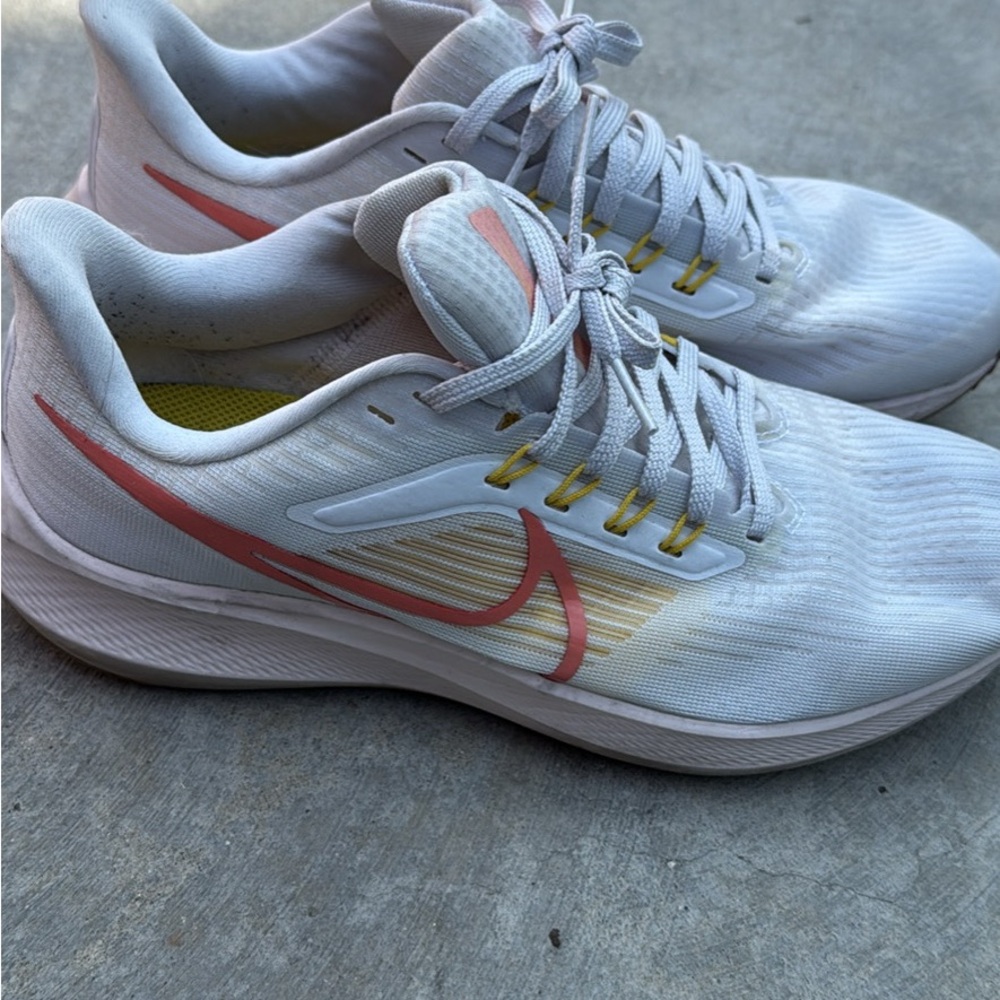 Nike Women's White and Coral Athletic Shoes